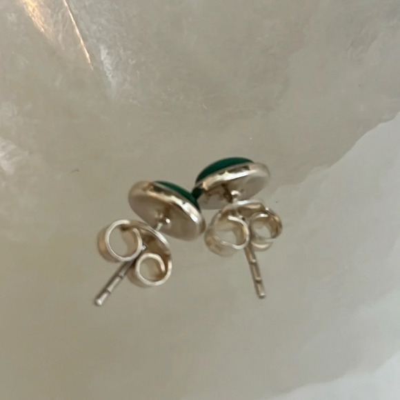 925 SOLID STERLING SILVER GEMSTONE GREEN CHALCEDONY STUD EARRINGS - Picture 2 of 4